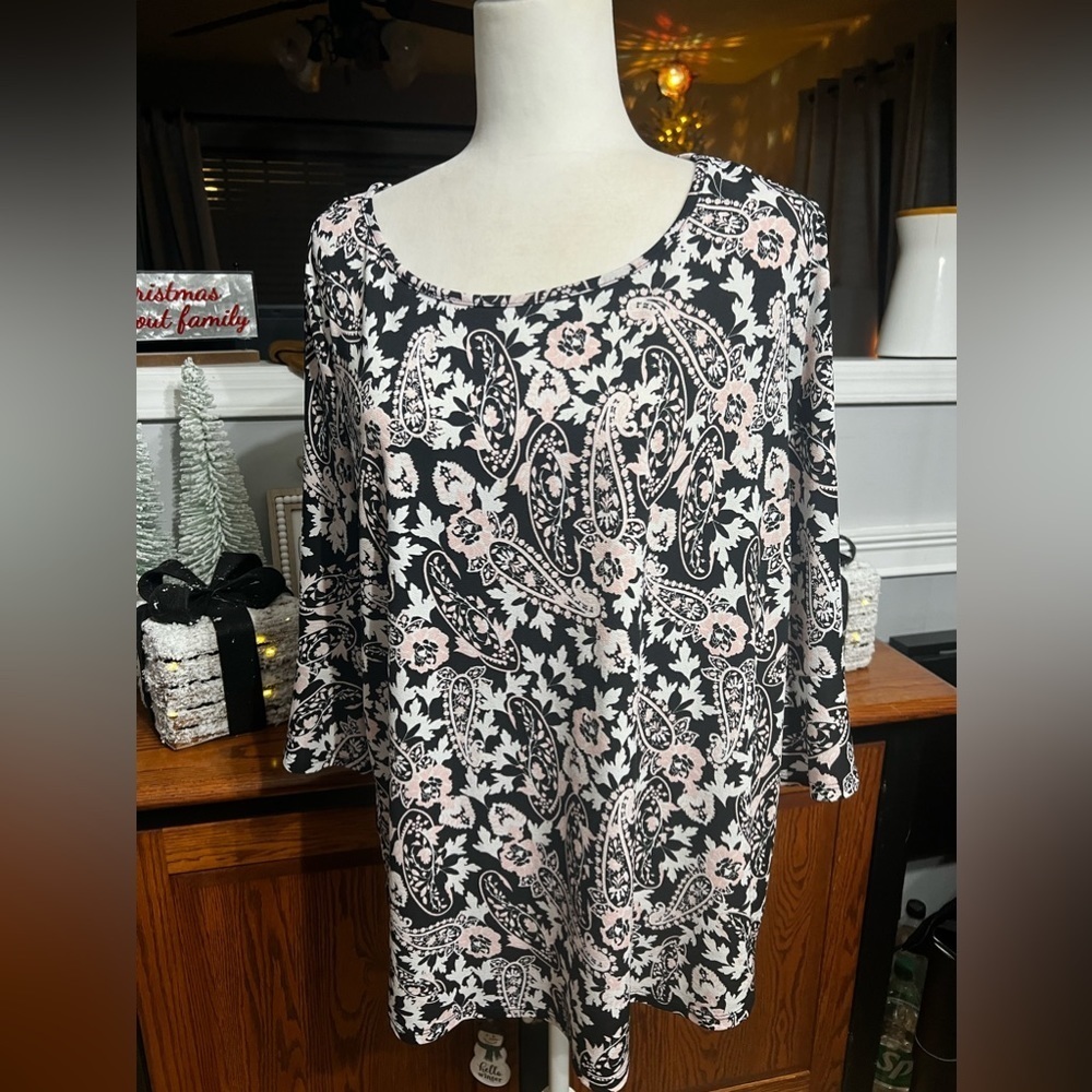 Roz & Ali Women’s Black/Pink Top - Size 1X